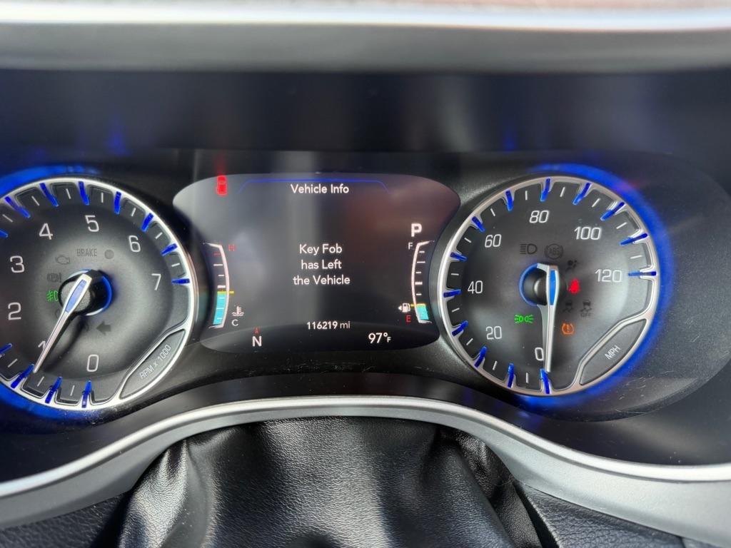 Chrysler Pacifica Touring FWD 2022