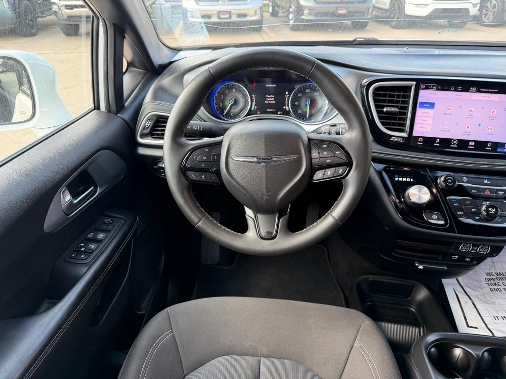 Chrysler Pacifica Touring FWD 2022