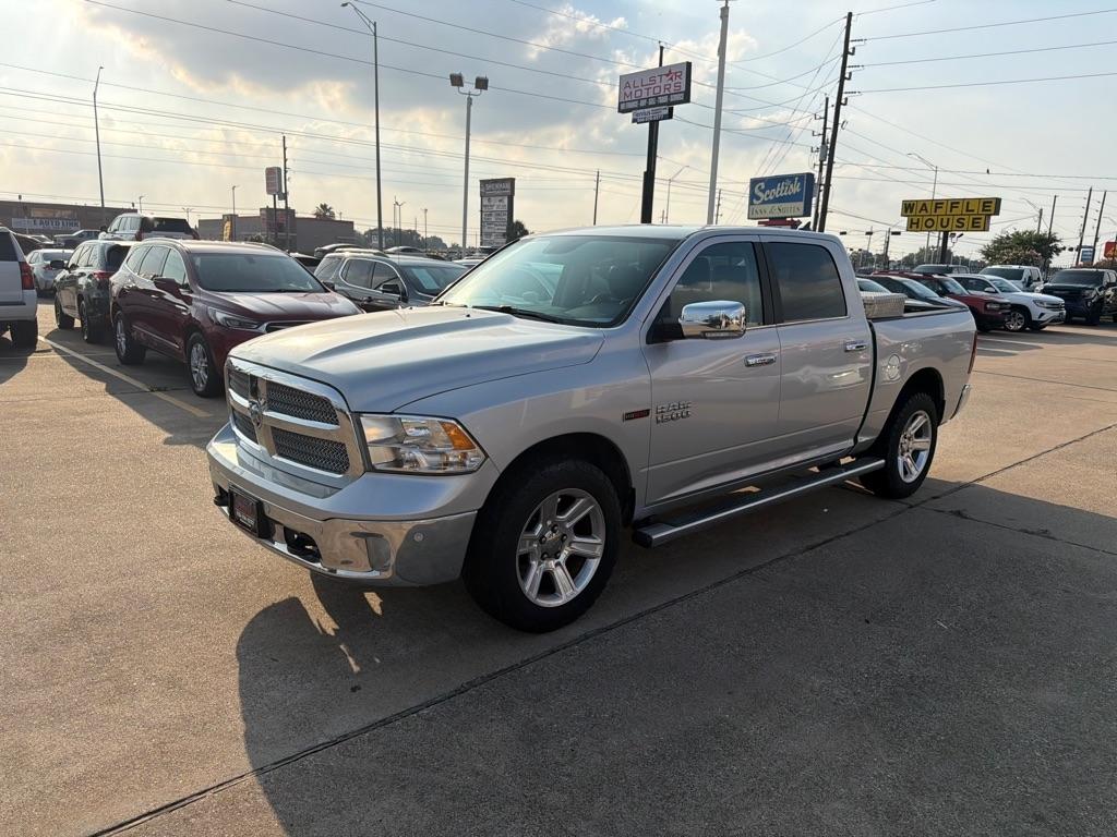 RAM 1500 SLT Crew Cab SWB 4WD 2017