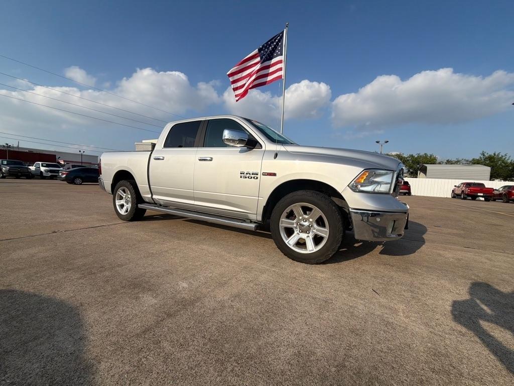 RAM 1500 SLT Crew Cab SWB 4WD 2017