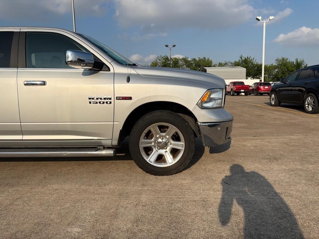 RAM 1500 SLT Crew Cab SWB 4WD 2017