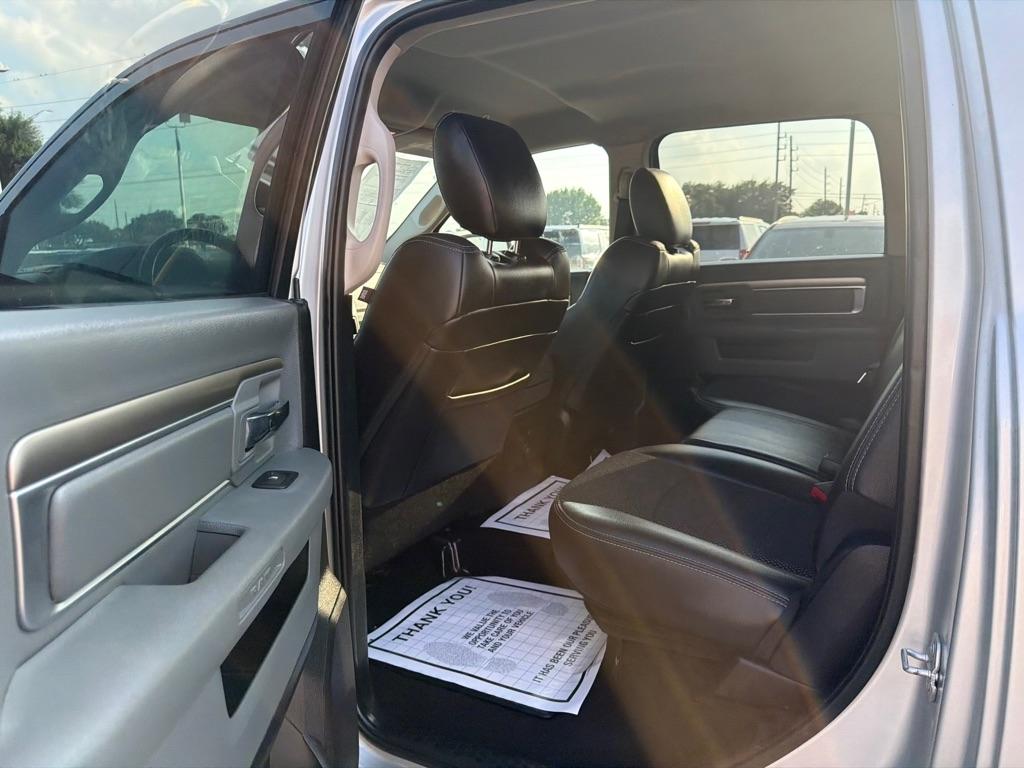 RAM 1500 SLT Crew Cab SWB 4WD 2017