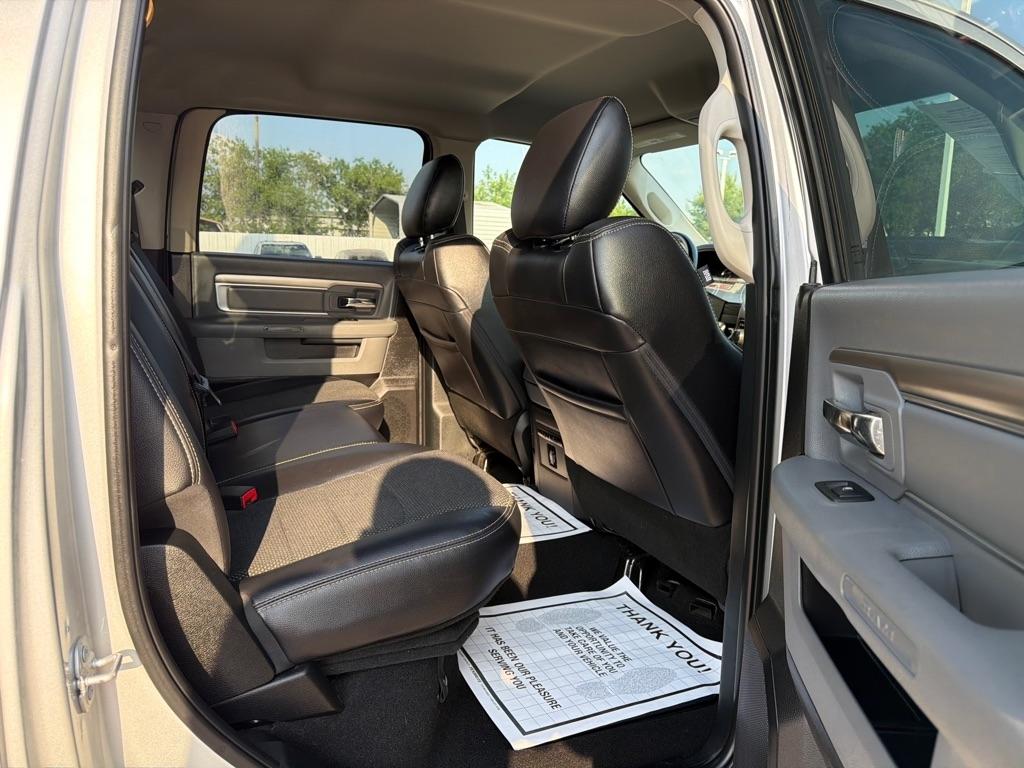 RAM 1500 SLT Crew Cab SWB 4WD 2017