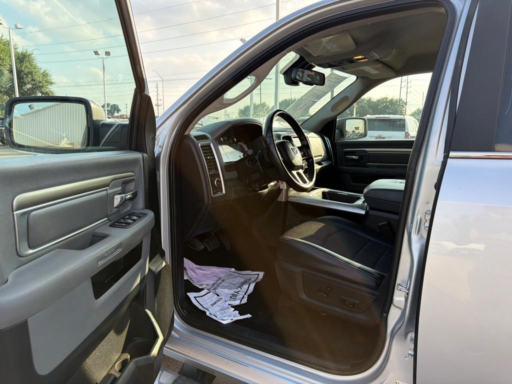 RAM 1500 SLT Crew Cab SWB 4WD 2017