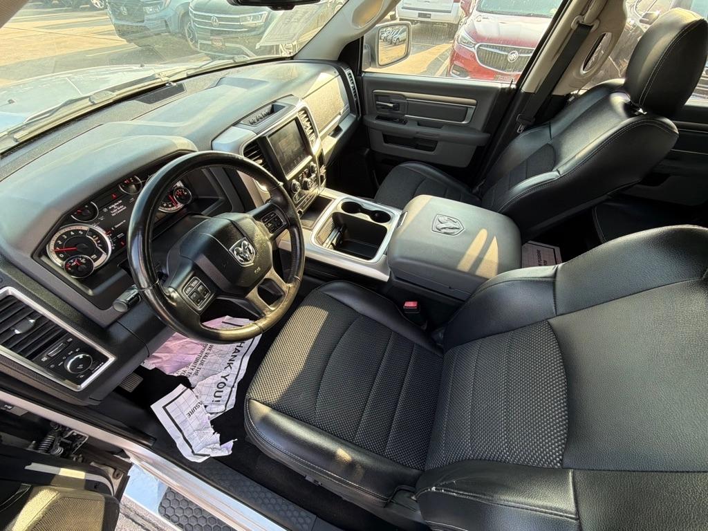 RAM 1500 SLT Crew Cab SWB 4WD 2017