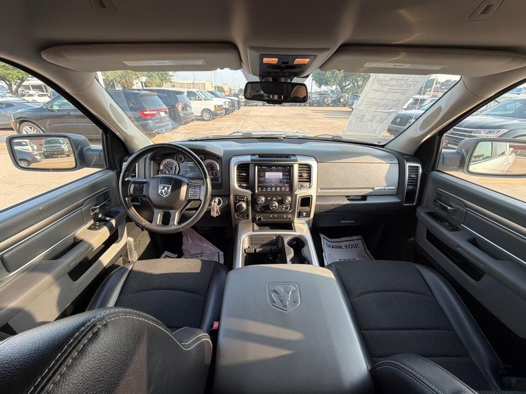 RAM 1500 SLT Crew Cab SWB 4WD 2017