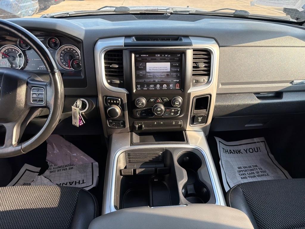 RAM 1500 SLT Crew Cab SWB 4WD 2017