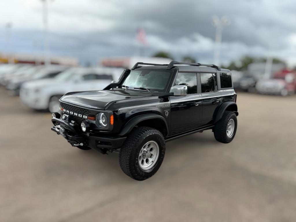 Ford Bronco Base 4-Door w/Advanced 2023