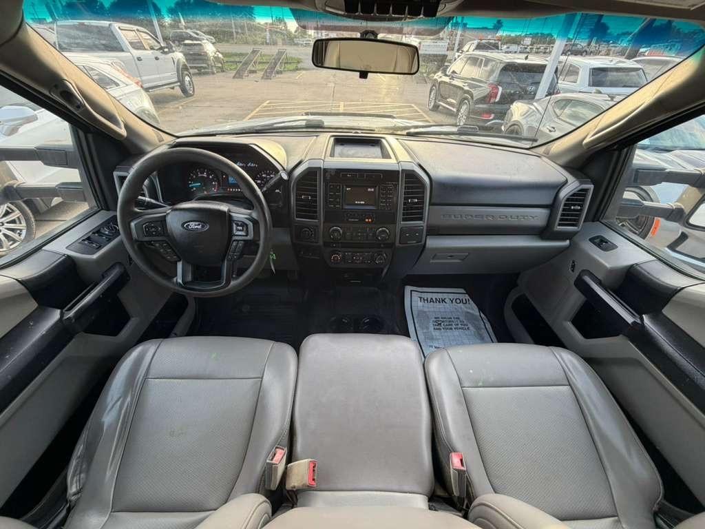 Ford F-350 SD XL Crew Cab Long Bed DRW 4WD 2018
