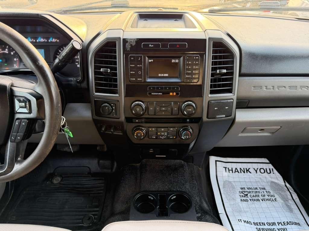 Ford F-350 SD XL Crew Cab Long Bed DRW 4WD 2018