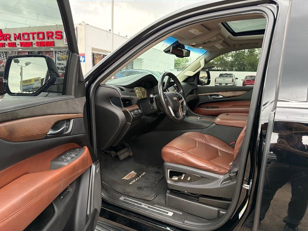 Cadillac Escalade Luxury 4WD 2015