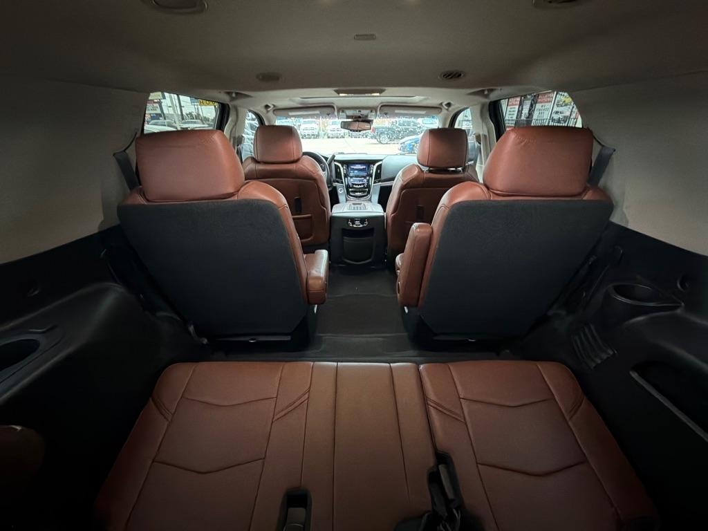 Cadillac Escalade Luxury 4WD 2015