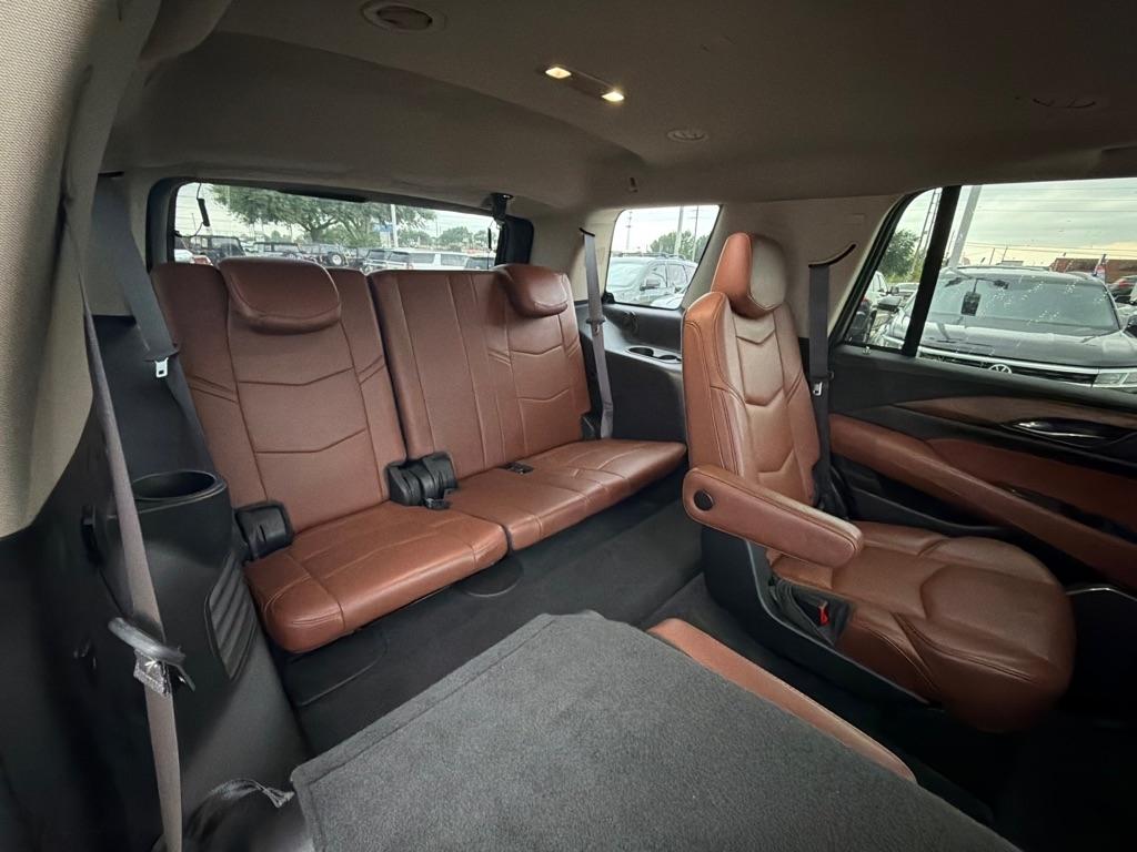 Cadillac Escalade Luxury 4WD 2015