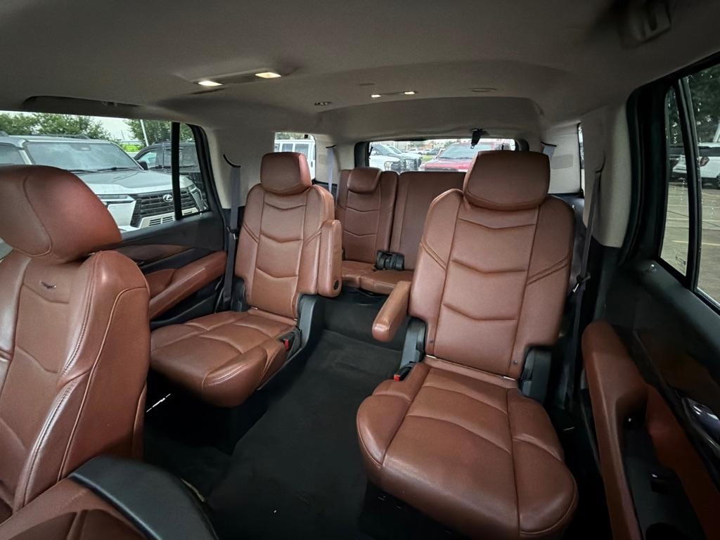 Cadillac Escalade Luxury 4WD 2015