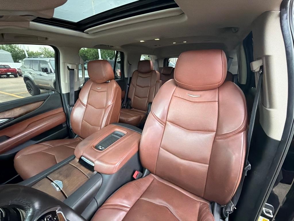 Cadillac Escalade Luxury 4WD 2015