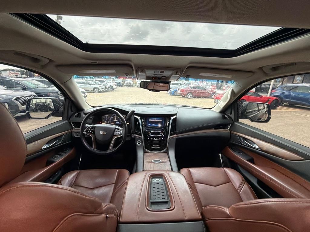 Cadillac Escalade Luxury 4WD 2015