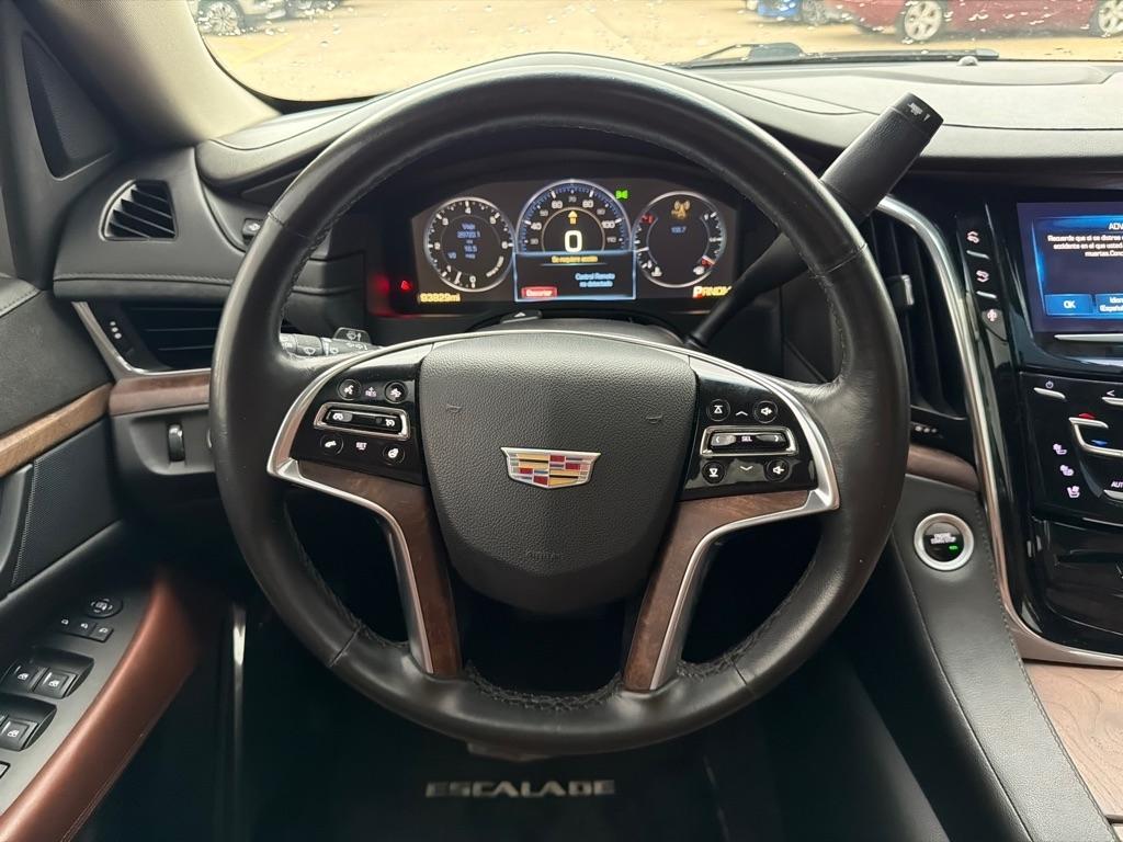 Cadillac Escalade Luxury 4WD 2015