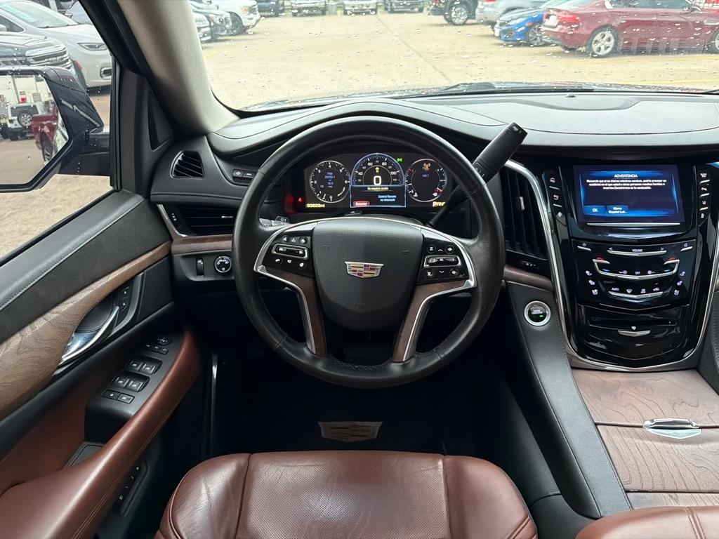 Cadillac Escalade Luxury 4WD 2015