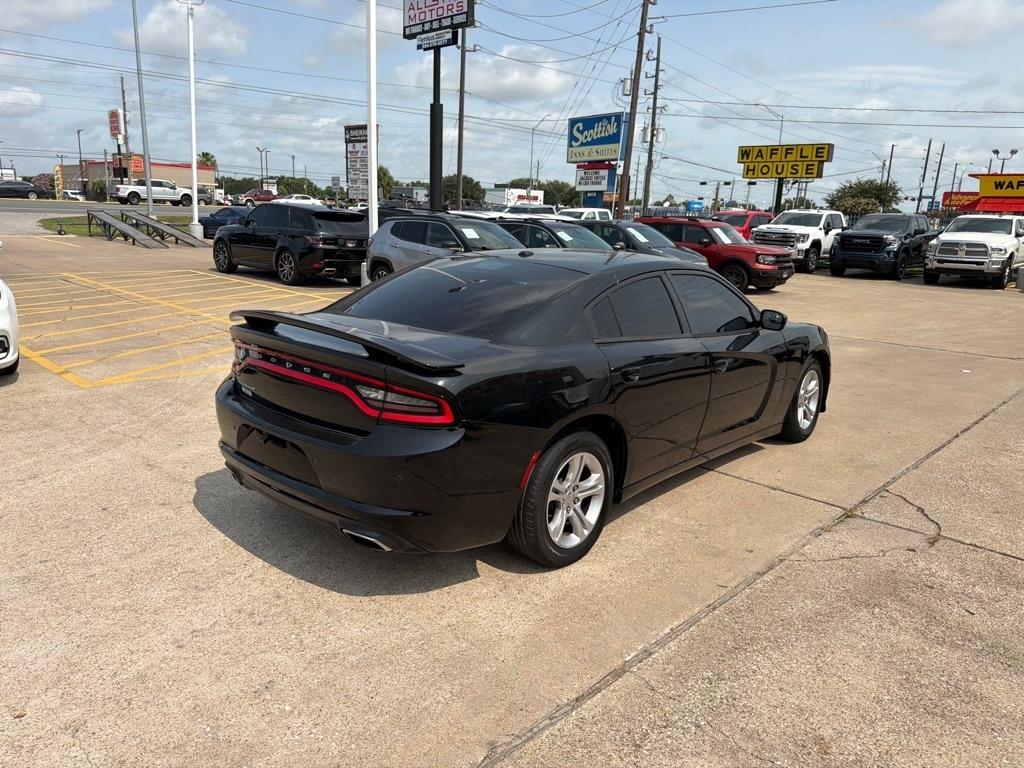 Dodge Charger SE 2017