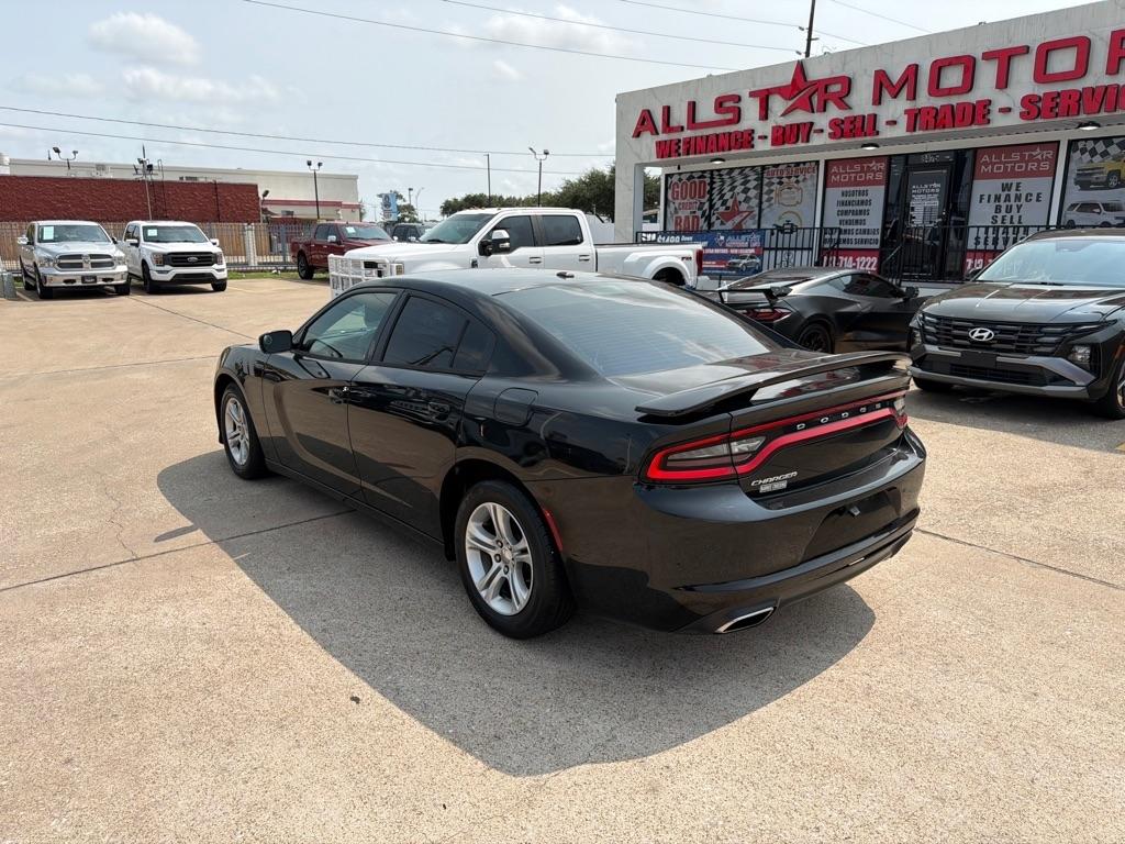 Dodge Charger SE 2017