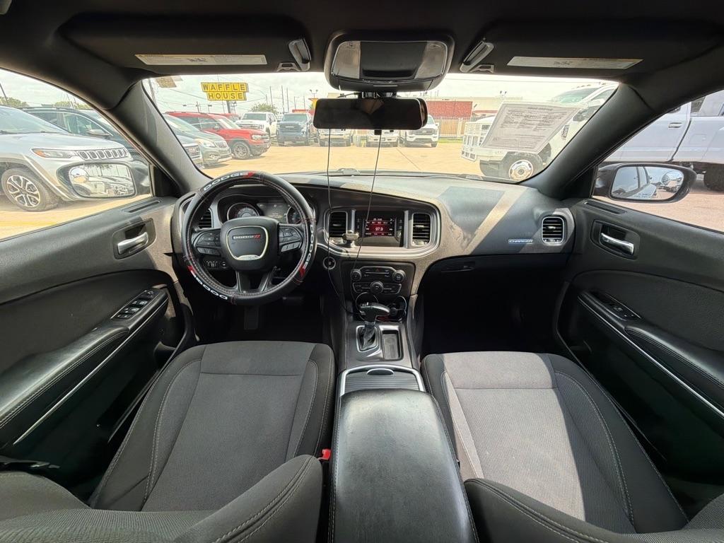 Dodge Charger SE 2017