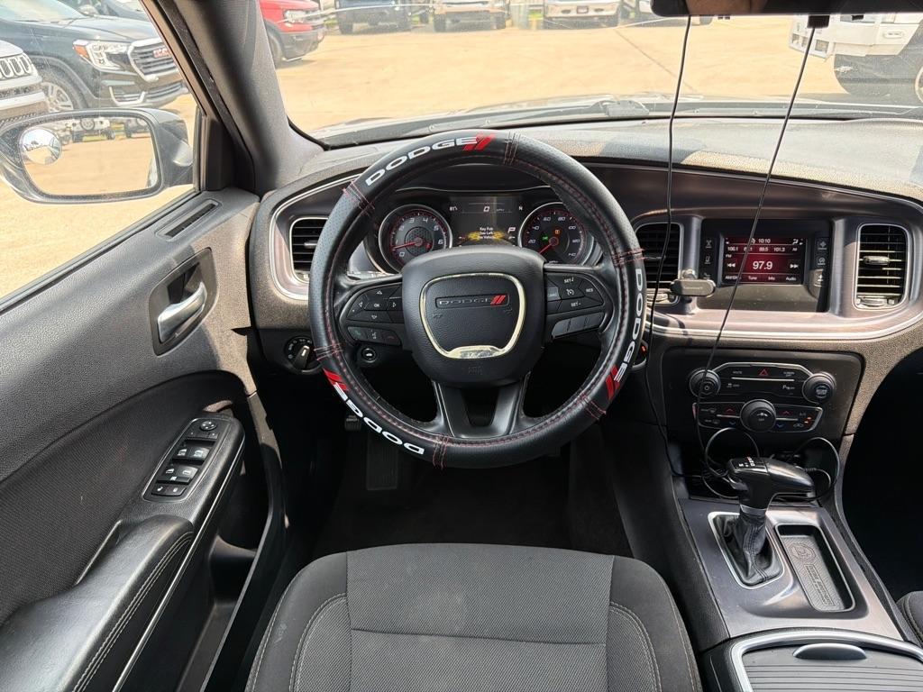 Dodge Charger SE 2017