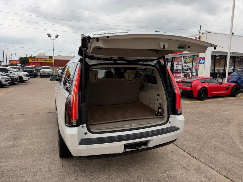 Cadillac Escalade ESV Premium 4WD 2019