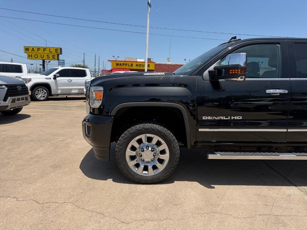 GMC Sierra 2500HD Denali Crew Cab 4WD 2019