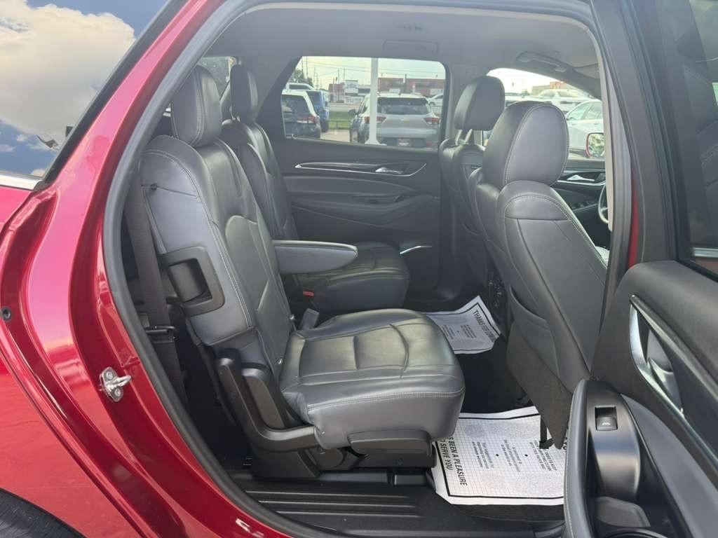 Buick Enclave Essence FWD 2018