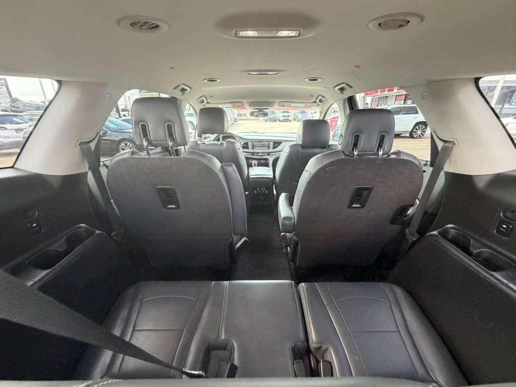 Buick Enclave Essence FWD 2018