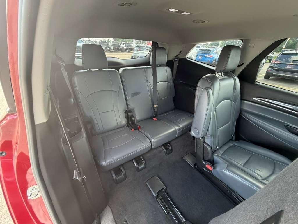 Buick Enclave Essence FWD 2018