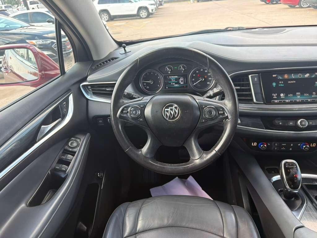 Buick Enclave Essence FWD 2018