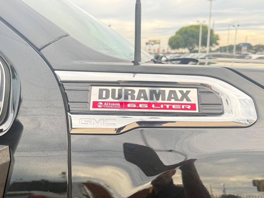 GMC Sierra 2500HD 4WD Crew Cab 159" Denali 2022