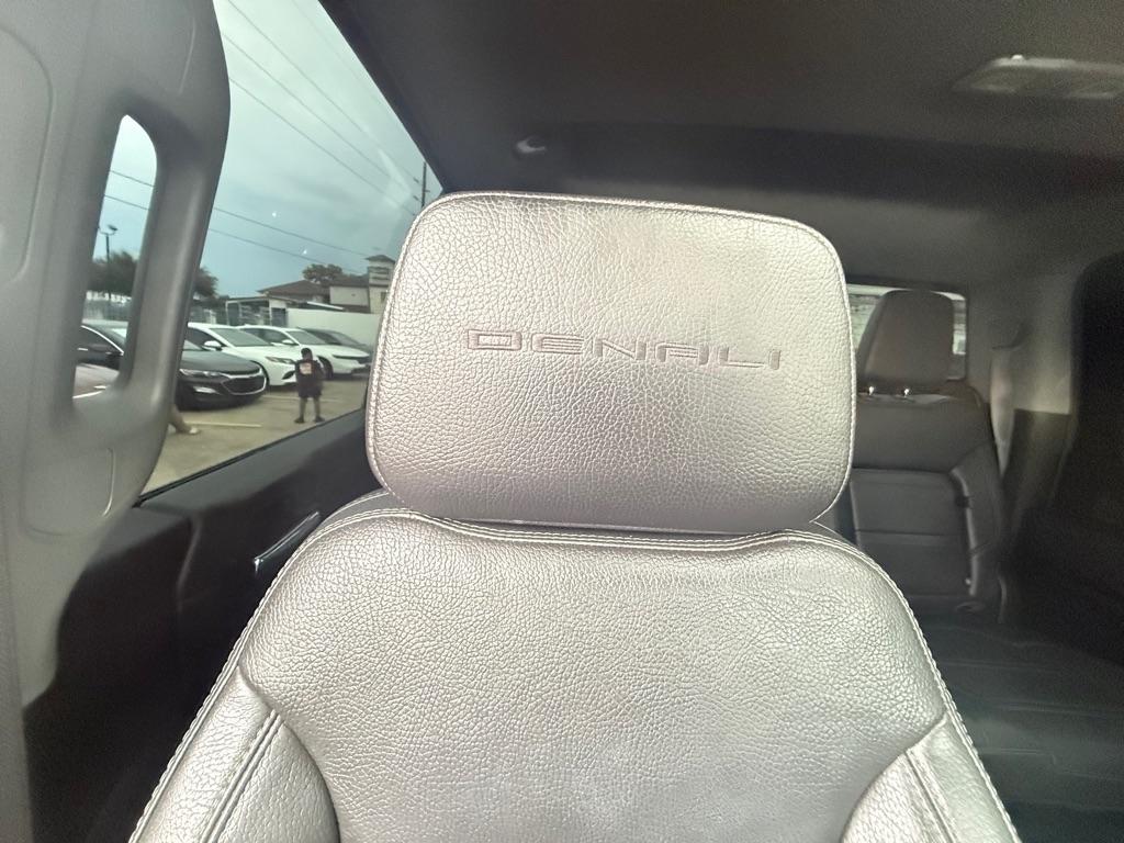 GMC Sierra 2500HD 4WD Crew Cab 159" Denali 2022
