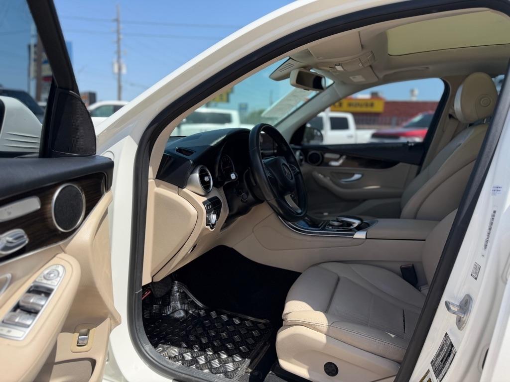Mercedes-Benz GLC-Class GLC300 2016