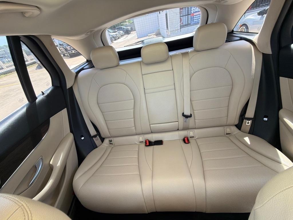 Mercedes-Benz GLC-Class GLC300 2016