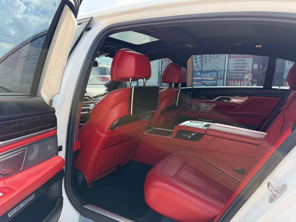 BMW 7-Series M760i xDrive 2018