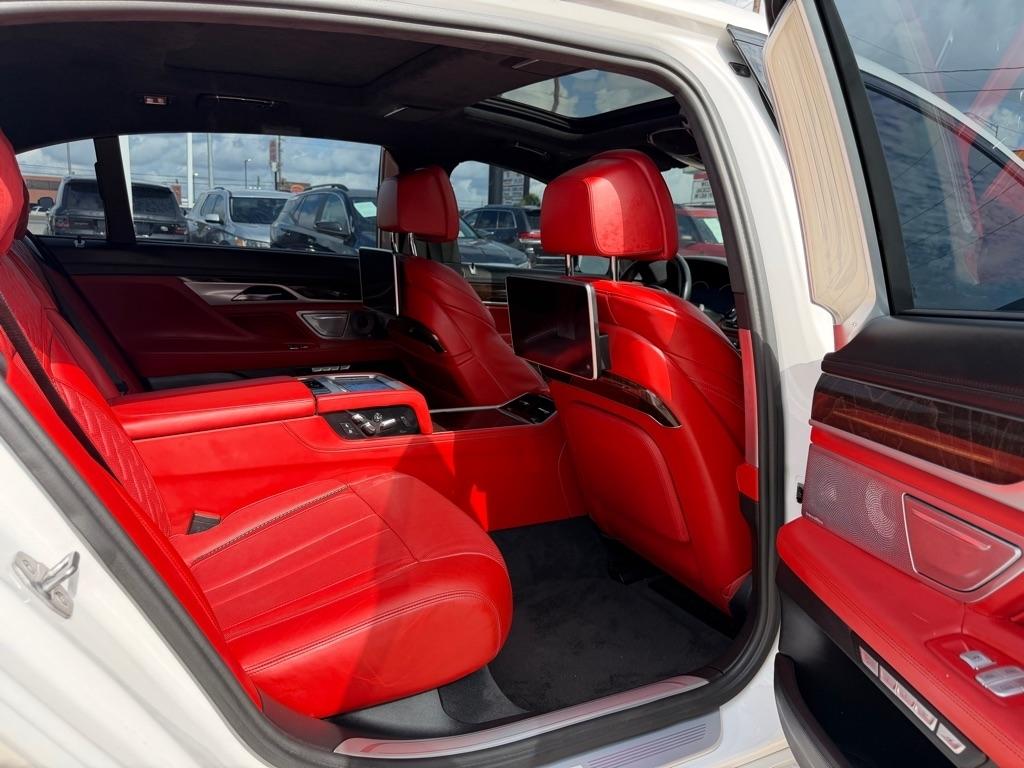 BMW 7-Series M760i xDrive 2018