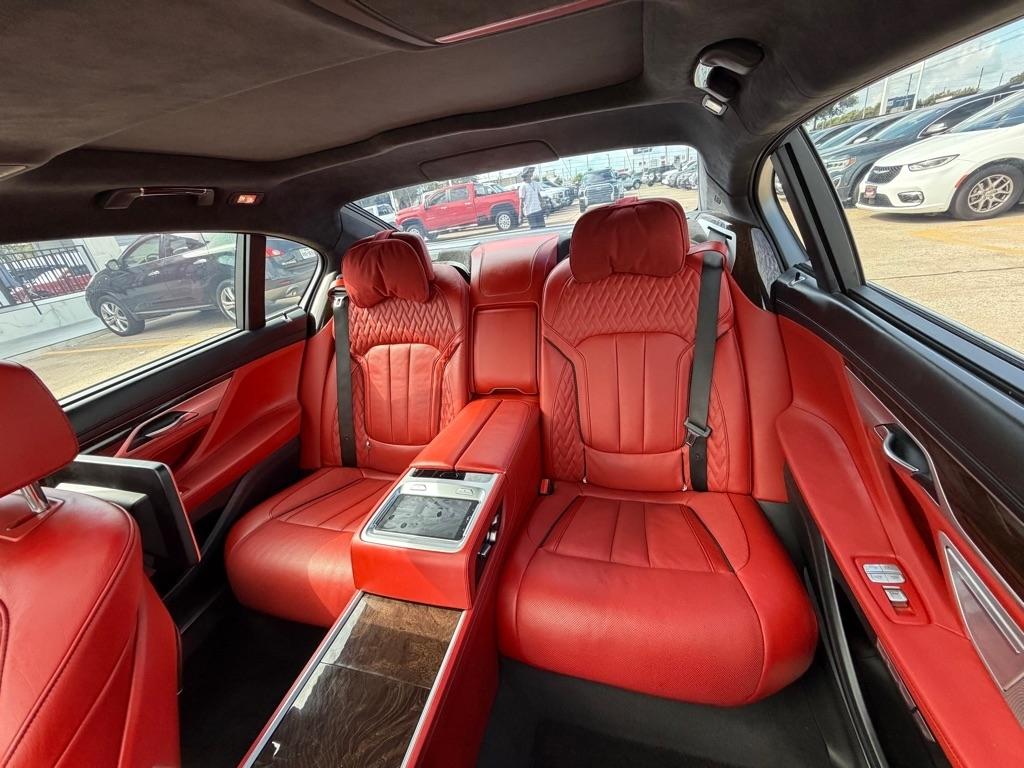 BMW 7-Series M760i xDrive 2018