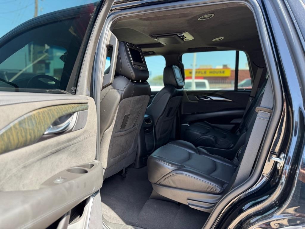 Cadillac Escalade 4WD 4dr Platinum 2019