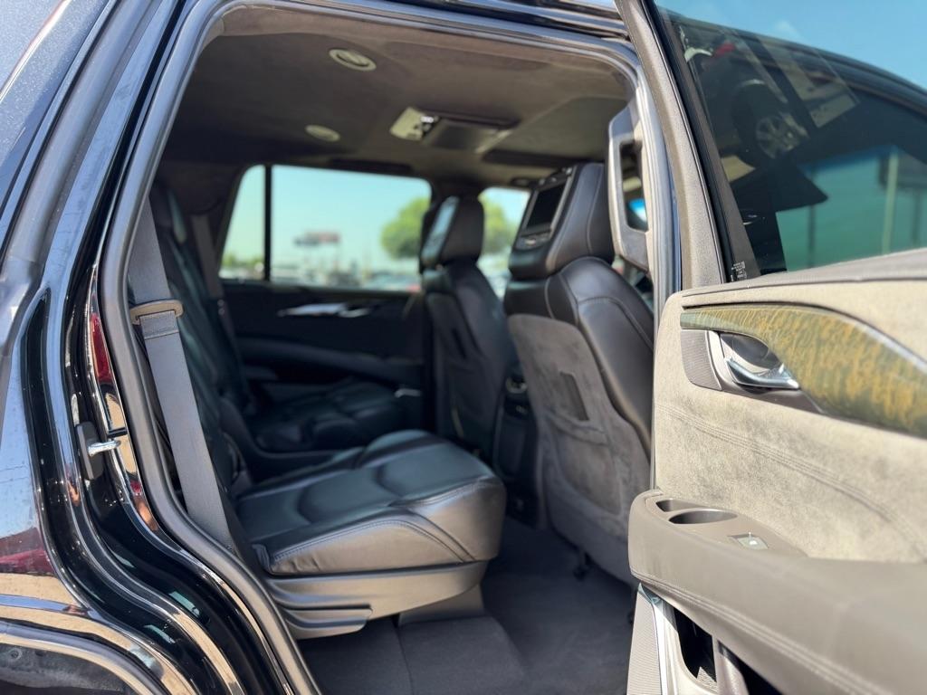 Cadillac Escalade 4WD 4dr Platinum 2019