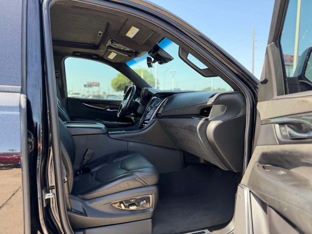 Cadillac Escalade 4WD 4dr Platinum 2019