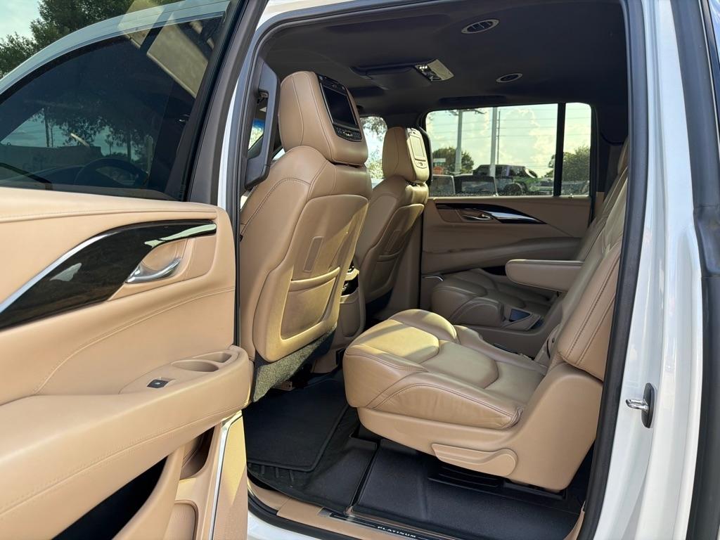 Cadillac Escalade ESV Platinum 4WD 2018