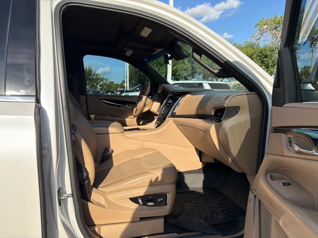 Cadillac Escalade ESV Platinum 4WD 2018