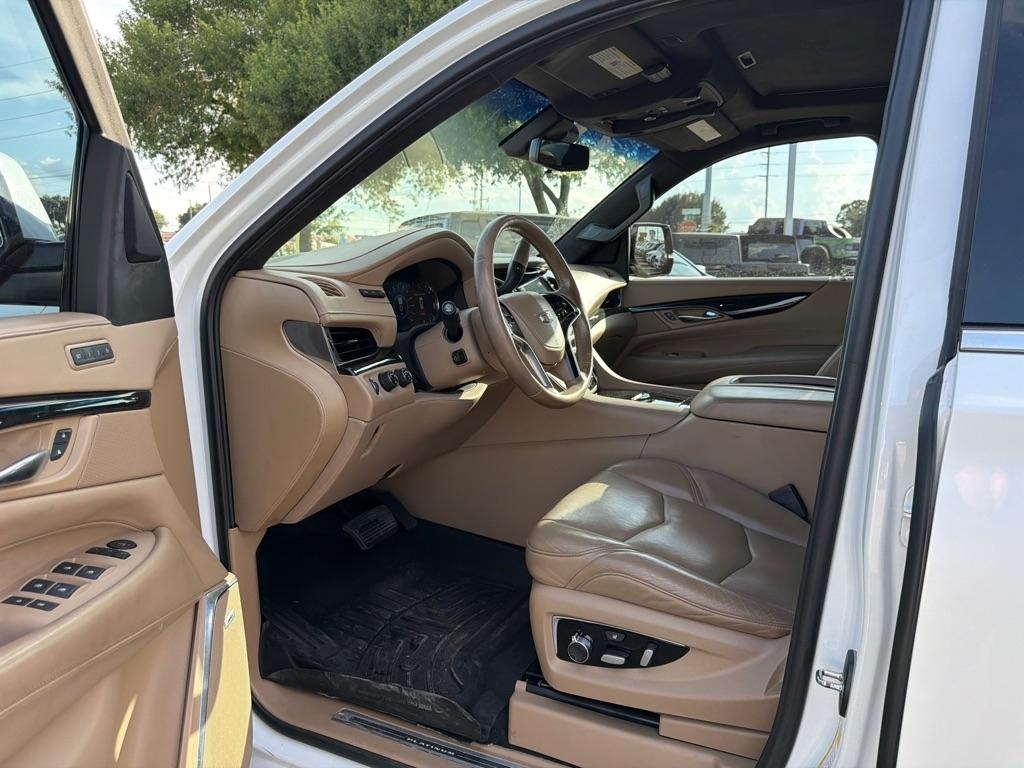 Cadillac Escalade ESV Platinum 4WD 2018
