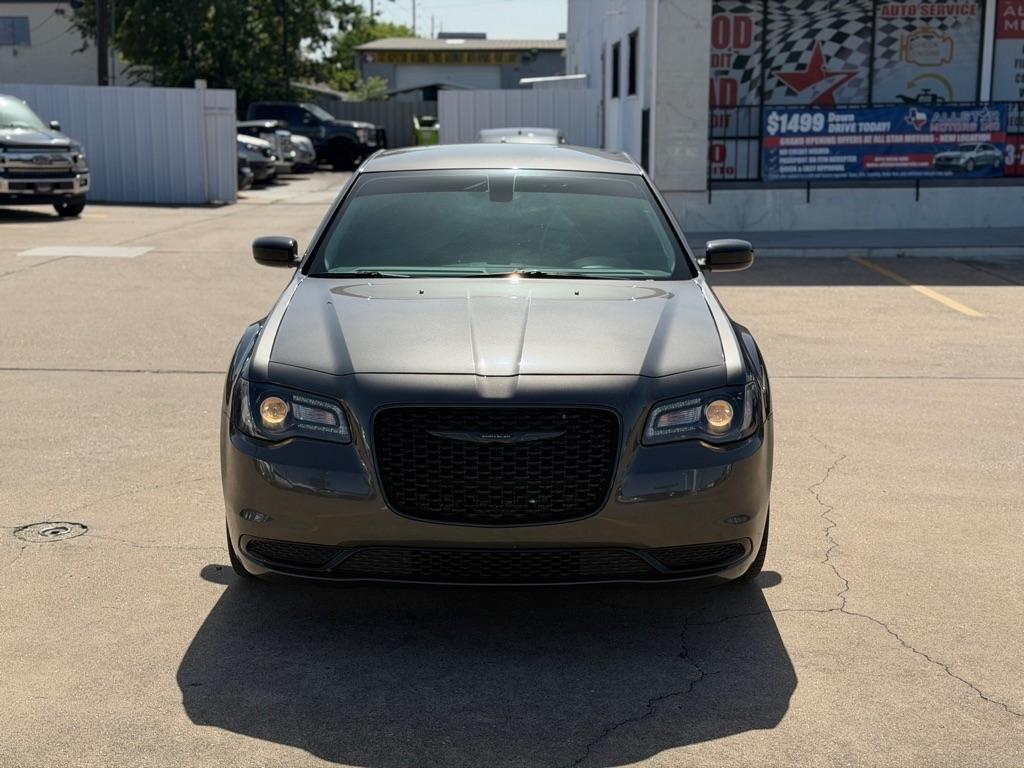 Chrysler 300 Touring 2023