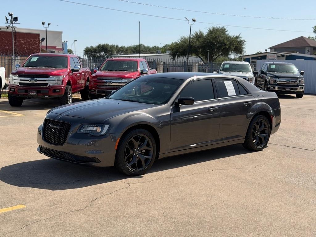 Chrysler 300 Touring 2023