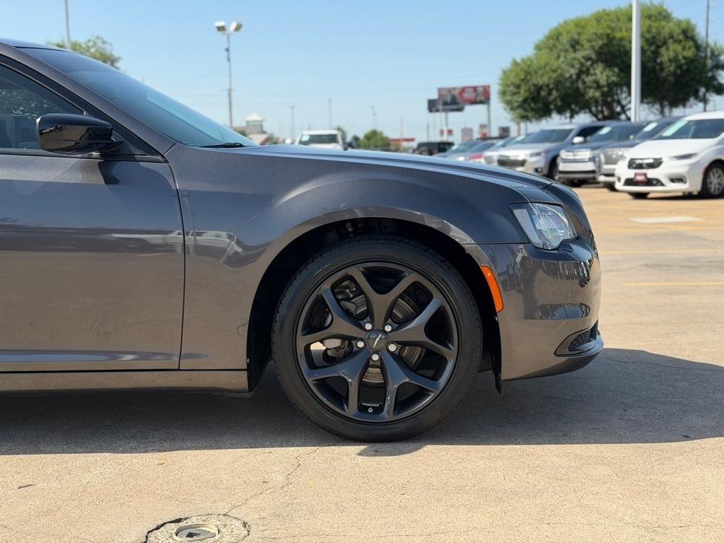 Chrysler 300 Touring 2023