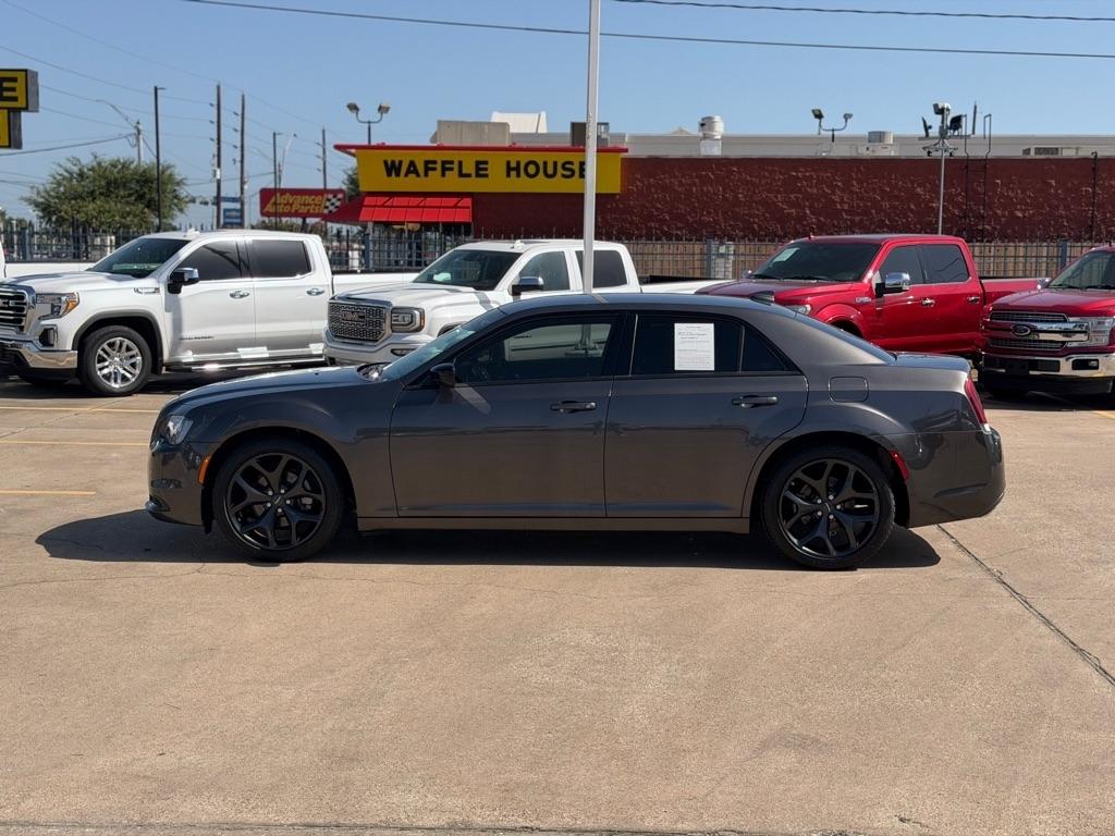 Chrysler 300 Touring 2023
