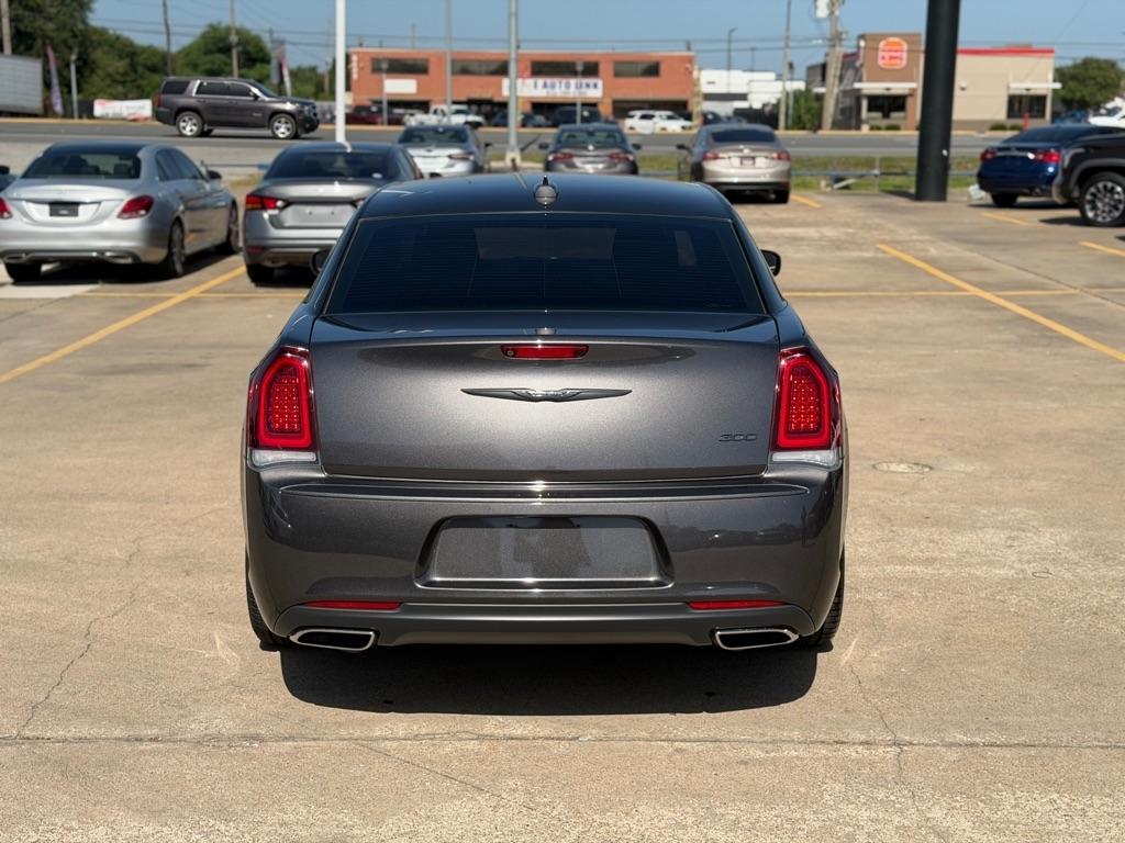 Chrysler 300 Touring 2023